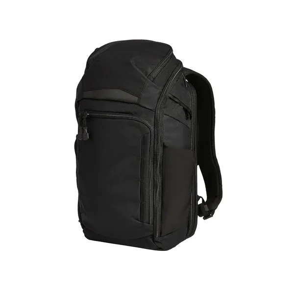 VTX5027_Gamut22L_BP_BK_Front3-4.webp