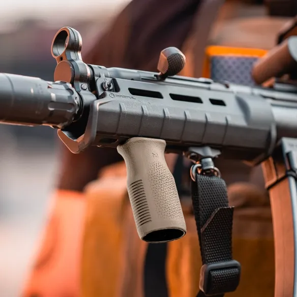 mag597-fde_magpul_m-lok_mvg_vertical_grip_05.2.webp