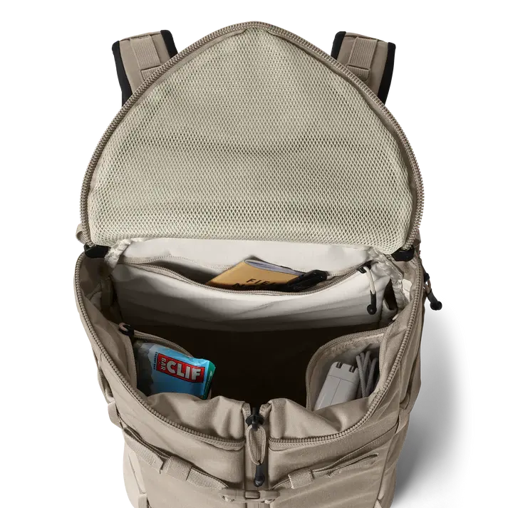 site_studio_bags_Ranchero_27L_Dark_Cape_Taupe_Interior_Detail_182_Primary_B_2400x2400_0c5fcb1a-2432-473c-a9e7-2847bfd7ab41.webp