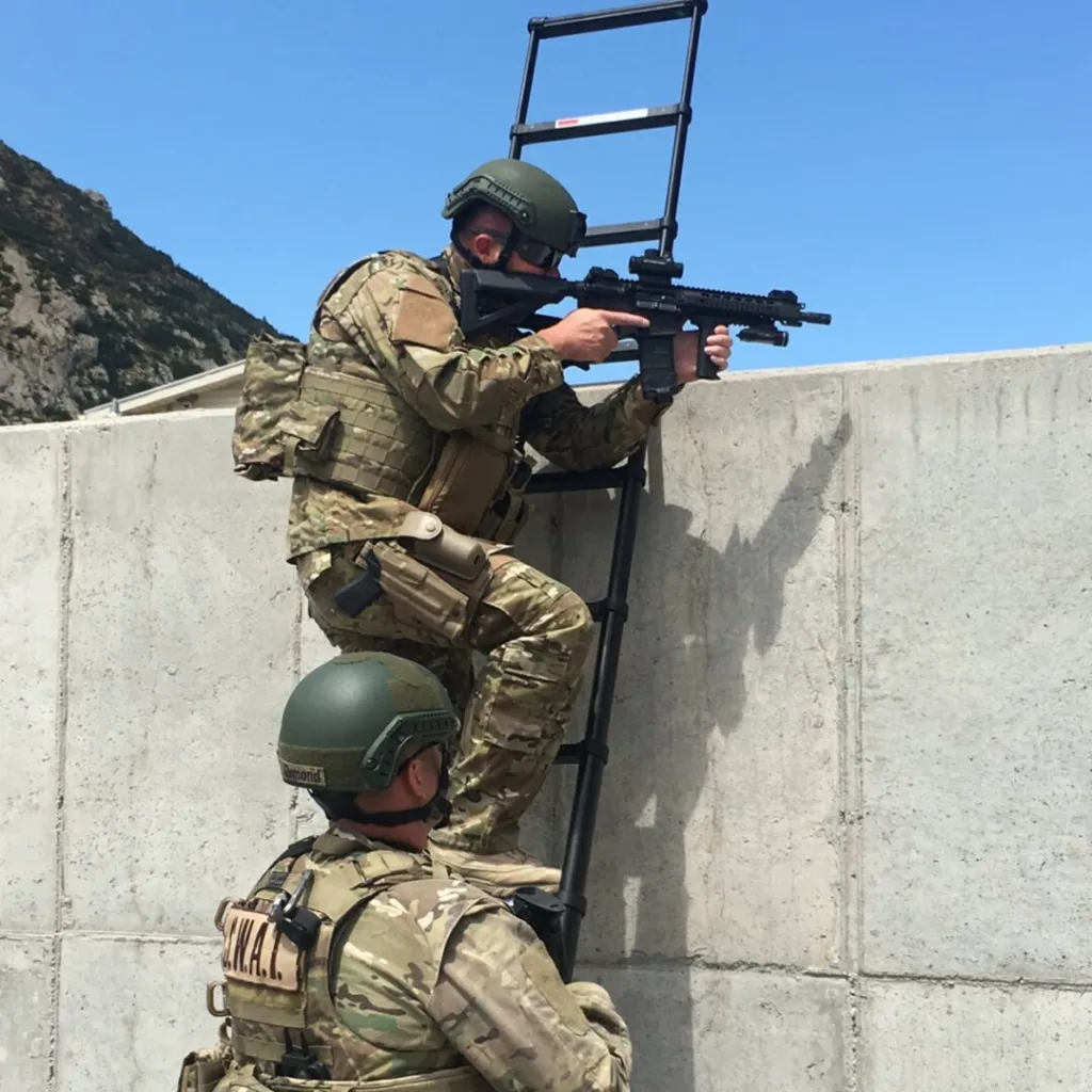 TLX16-1600ET-concrete-wall-soldiers.webp