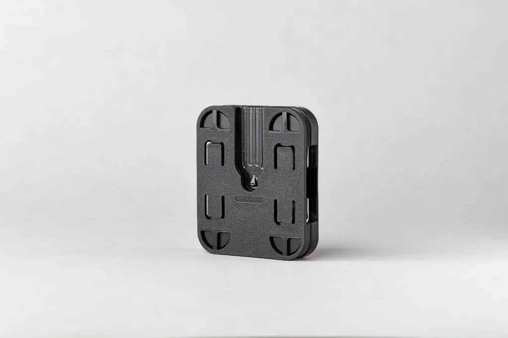 [FG-42-000080] Klick Fast Magnetic Mount with Central Dock - Peter Jones
